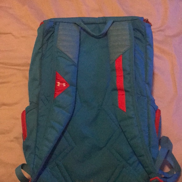 Under Armour Backpack - Picture 4 of 4
